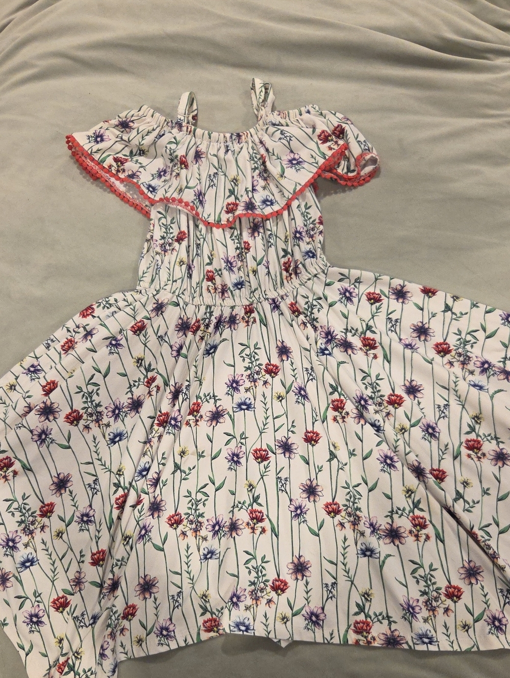 Girls White Floral Off-Shoulder Dress with Red Trim BCBGirls size Medium (10/12)